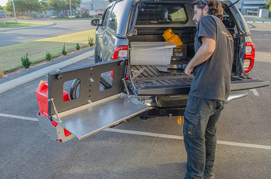 FOLD-UP TABLE ATTACHMENT FOR CAMPING