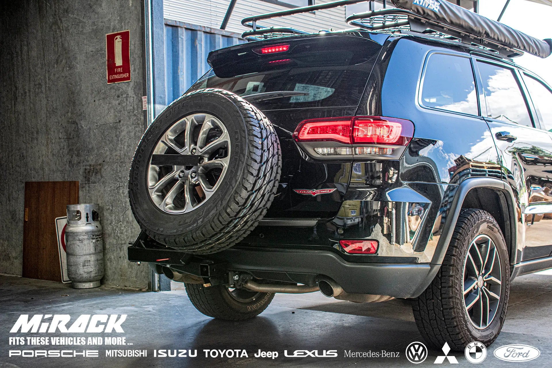 Maximize your Jeep's potential: Mirack equips your Wrangler/Grand Cherokee with versatile spare access, reliable towing, & compliant license plate holder