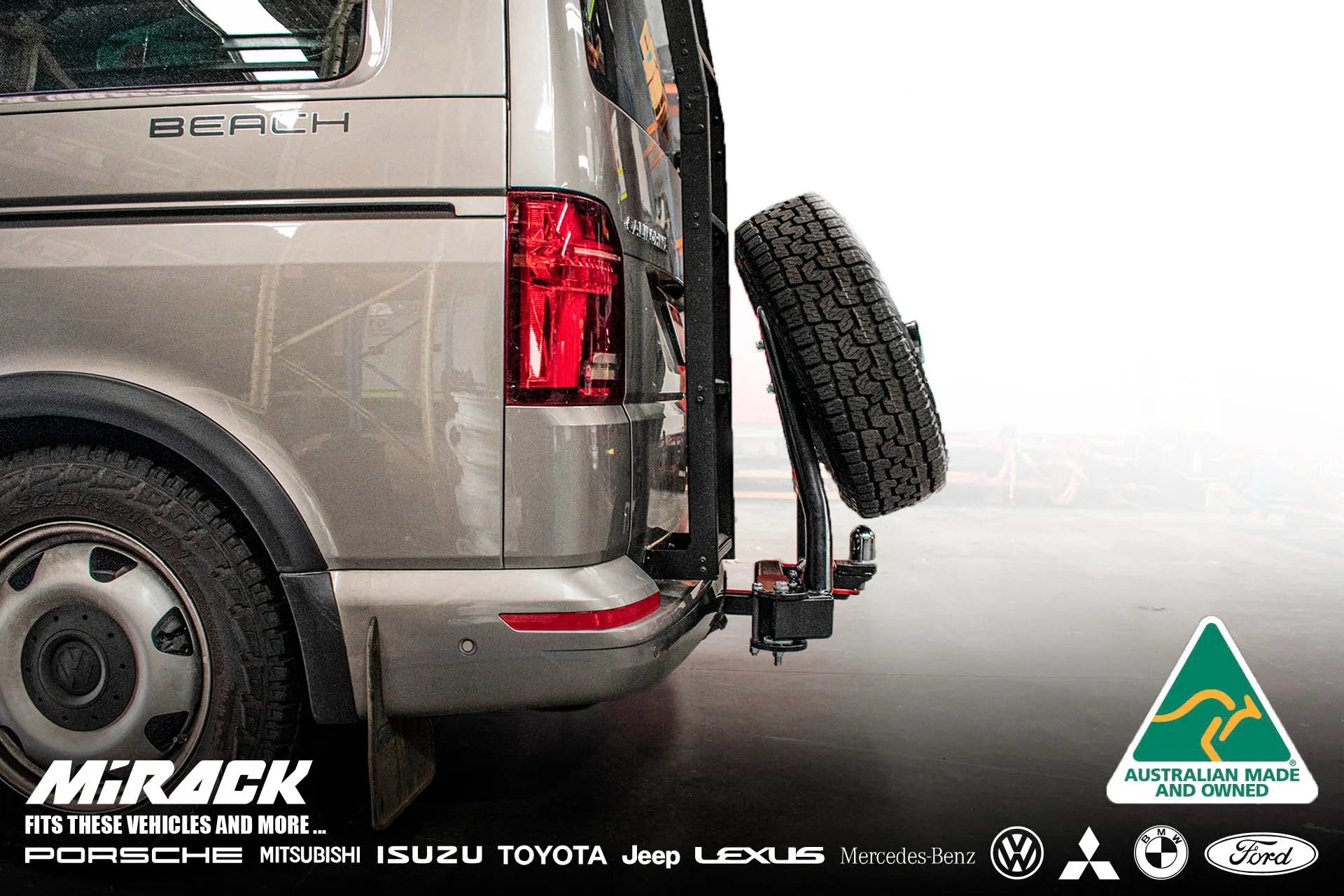 Volkswagen California: Convenient access to the spare with a Mirack swinging spare wheel carrier.